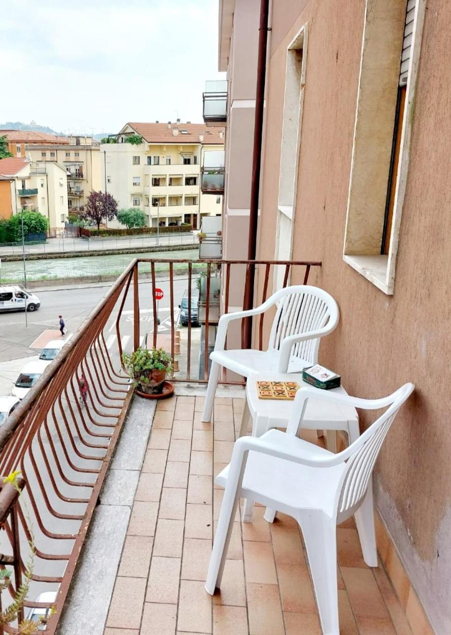 Da Fabio E Francesca - Holiday Apartment เวโรนา ภายนอก รูปภาพ