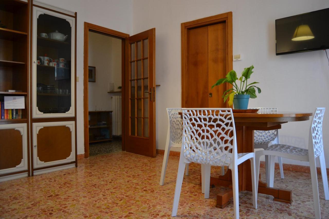 Da Fabio E Francesca - Holiday Apartment เวโรนา ภายนอก รูปภาพ