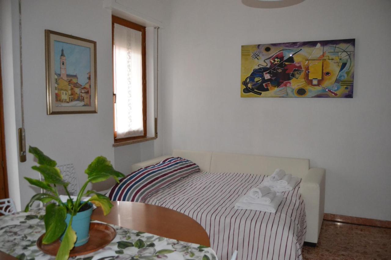 Da Fabio E Francesca - Holiday Apartment เวโรนา ภายนอก รูปภาพ